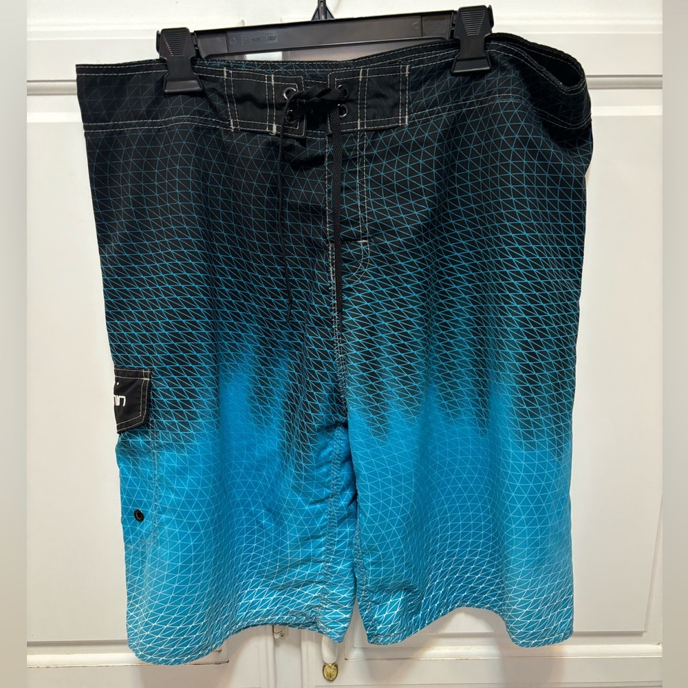 Clothin Blue Black Swim Trunks Men’s Size 38